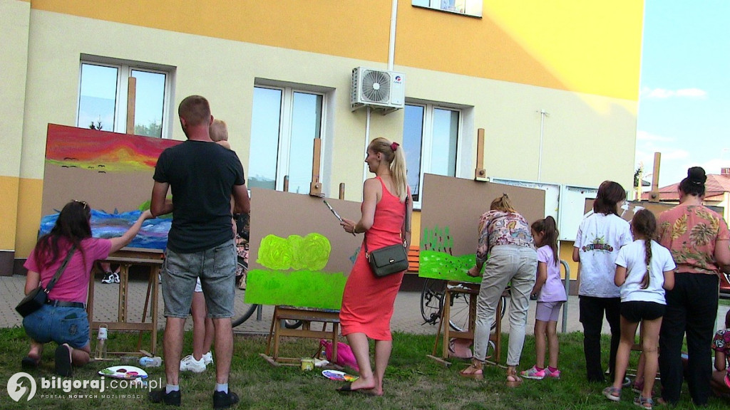 Wspólnie namalowali “Rodzinne wakacje”