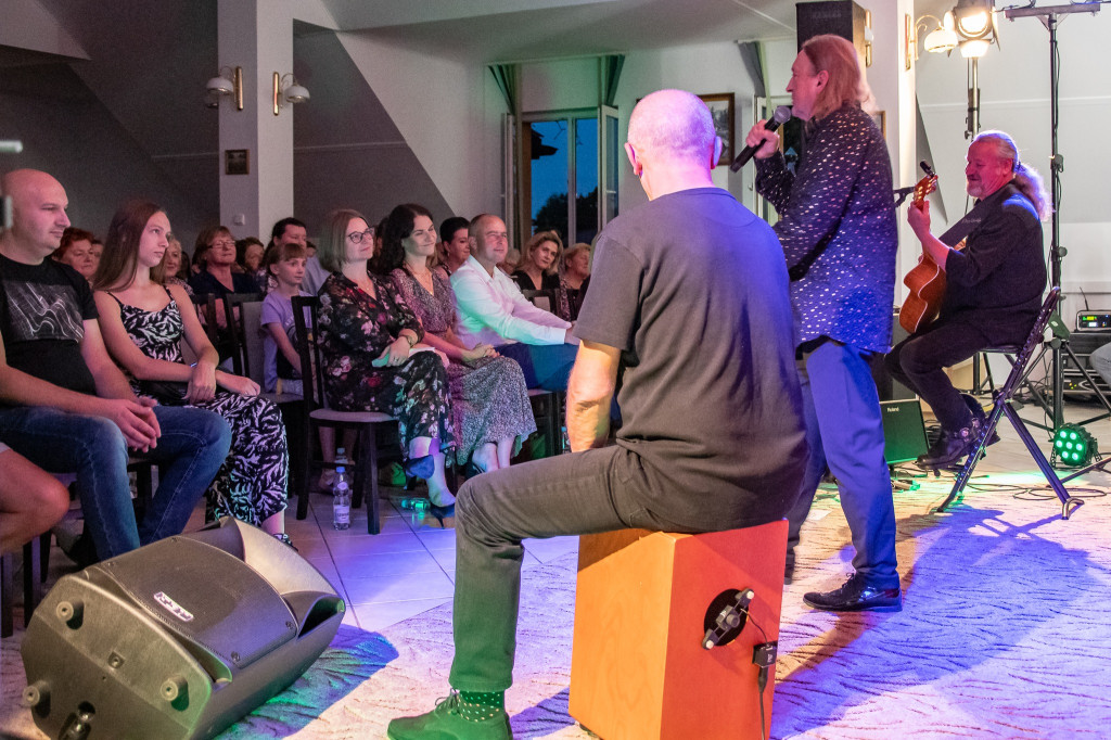 Spotkanie autorskie z Markiem Piekarczykiem oraz koncert wokalisty