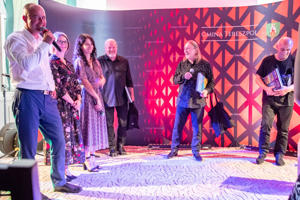 Spotkanie autorskie z Markiem Piekarczykiem oraz koncert wokalisty