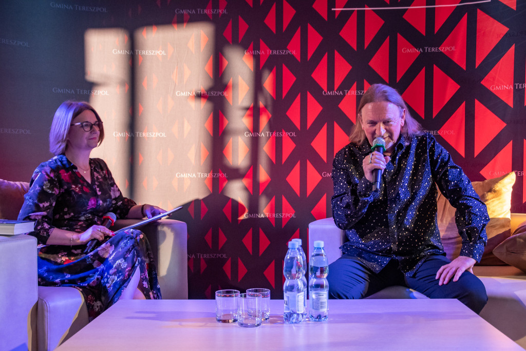 Spotkanie autorskie z Markiem Piekarczykiem oraz koncert wokalisty