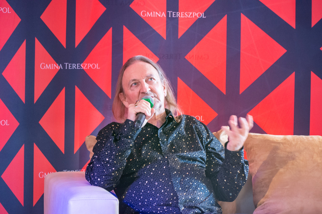 Spotkanie autorskie z Markiem Piekarczykiem oraz koncert wokalisty