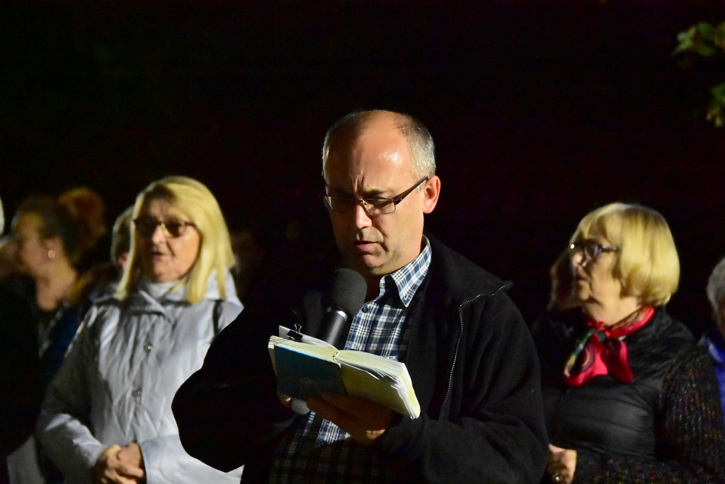 Przy biłgorajskim sanktuarium stanął misyjny krzyż