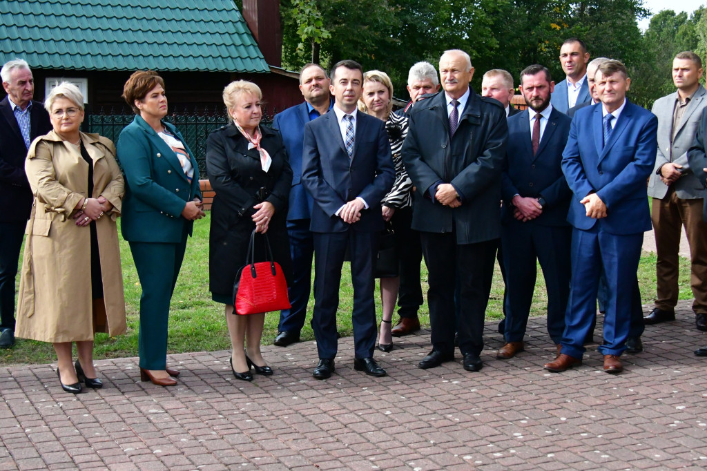 Droga przez Podsośninę, Szostaki do Pisklak otwarta