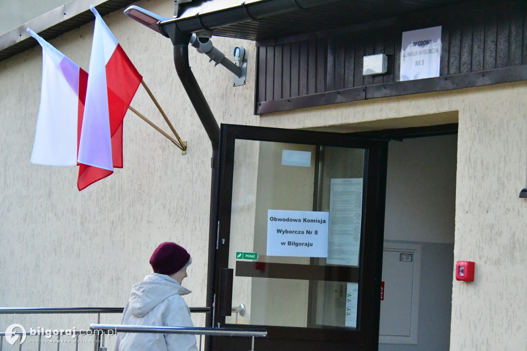 Biłgorajanie ruszyli do urn. Wybierają posłów i senatorów