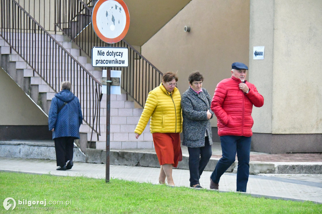 Biłgorajanie ruszyli do urn. Wybierają posłów i senatorów
