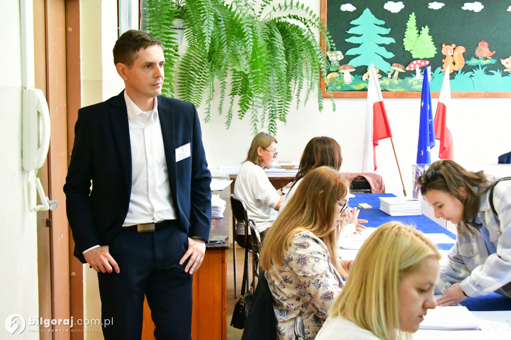 Biłgorajanie ruszyli do urn. Wybierają posłów i senatorów