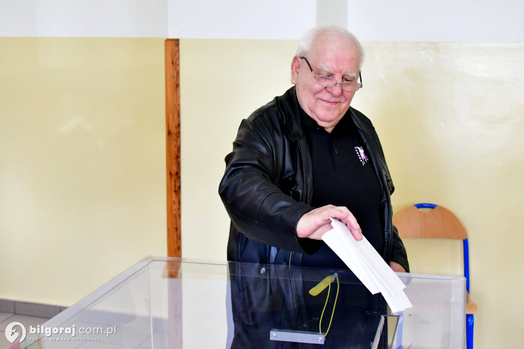Biłgorajanie ruszyli do urn. Wybierają posłów i senatorów