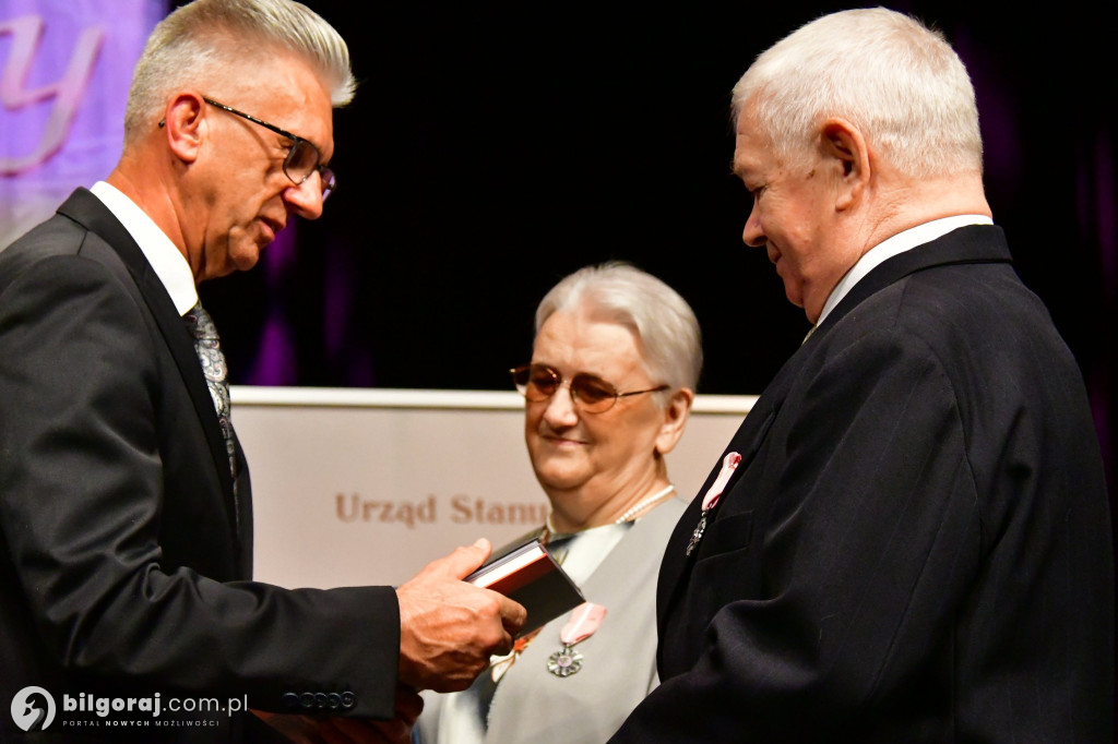 Odznaczenie 48 Par Złotych Godów w Biłgorajskim Centrum Kultury