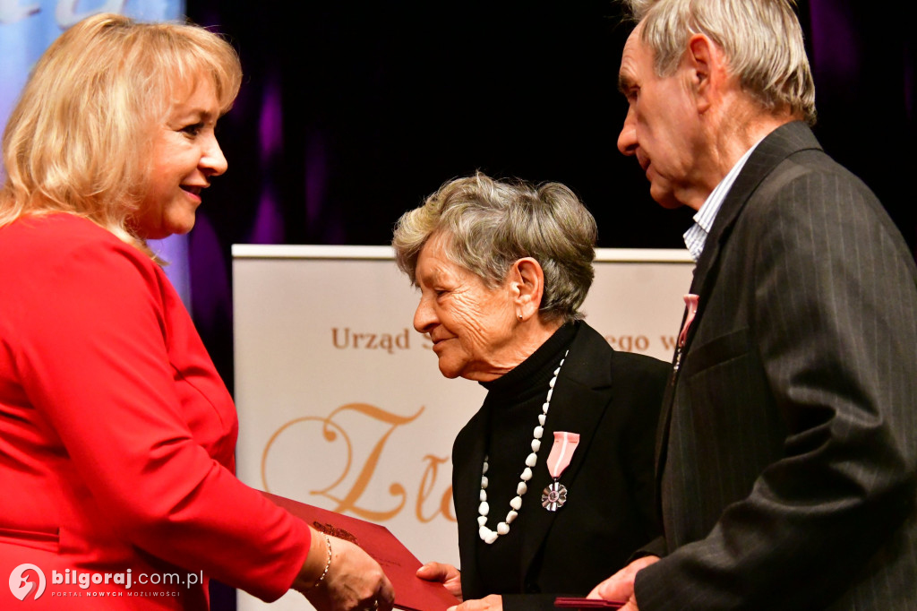 Odznaczenie 48 Par Złotych Godów w Biłgorajskim Centrum Kultury