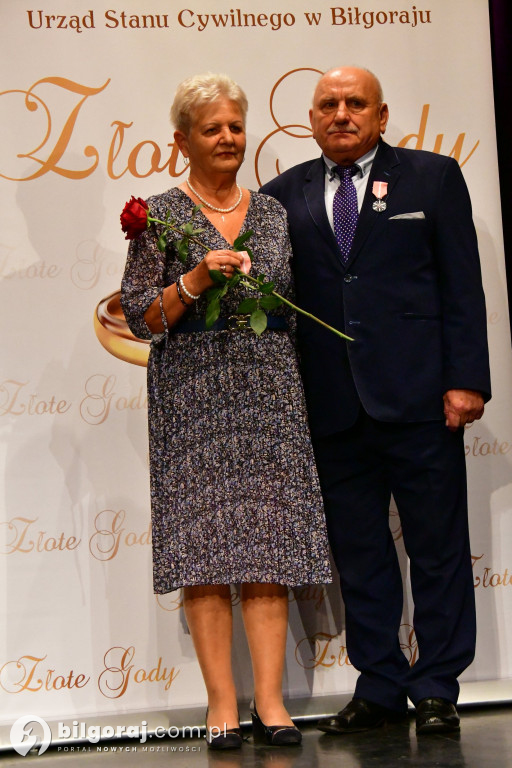 Odznaczenie 48 Par Złotych Godów w Biłgorajskim Centrum Kultury