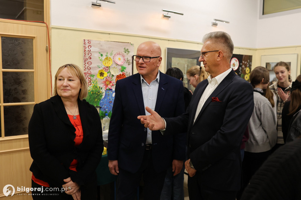 Wernisaż wystawy młodych malarzy