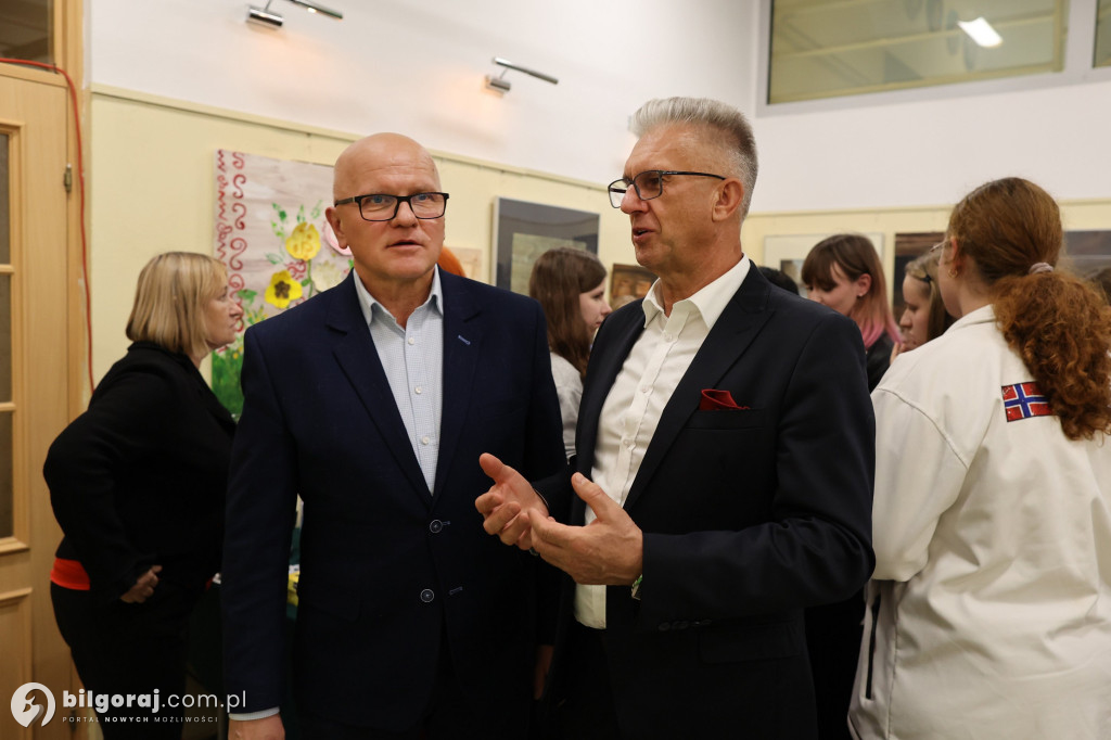 Wernisaż wystawy młodych malarzy