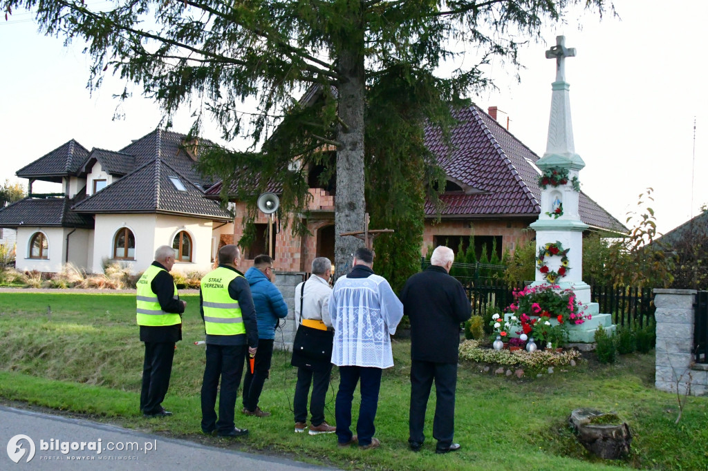 Dereźnia w gminie Biłgoraj. Mieszkańcy przeszli w procesji różańcowej