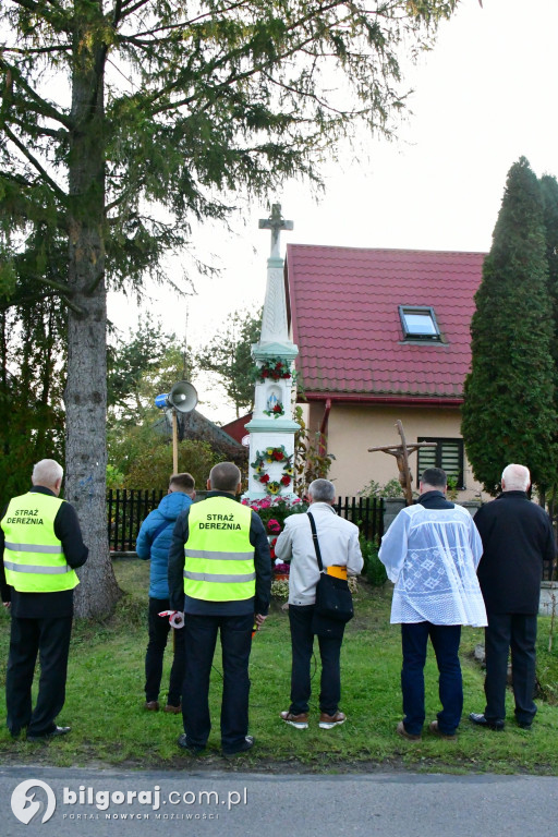 Dereźnia w gminie Biłgoraj. Mieszkańcy przeszli w procesji różańcowej