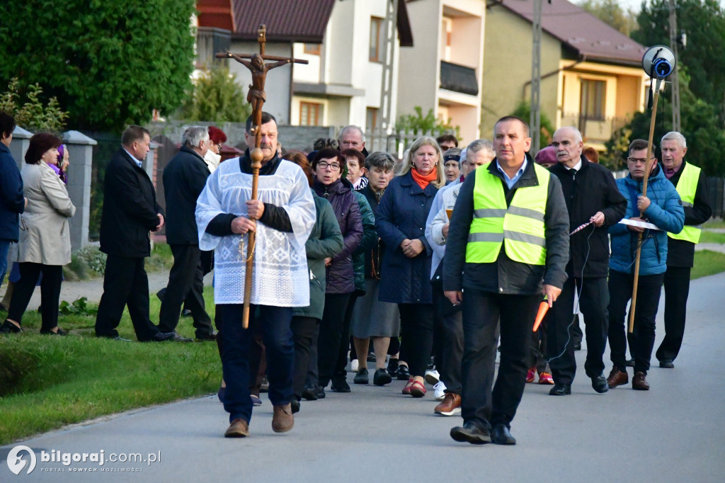 Dereźnia w gminie Biłgoraj. Mieszkańcy przeszli w procesji różańcowej