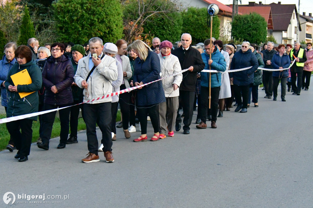 Dereźnia w gminie Biłgoraj. Mieszkańcy przeszli w procesji różańcowej