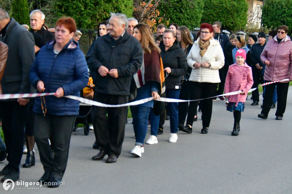 Dereźnia w gminie Biłgoraj. Mieszkańcy przeszli w procesji różańcowej