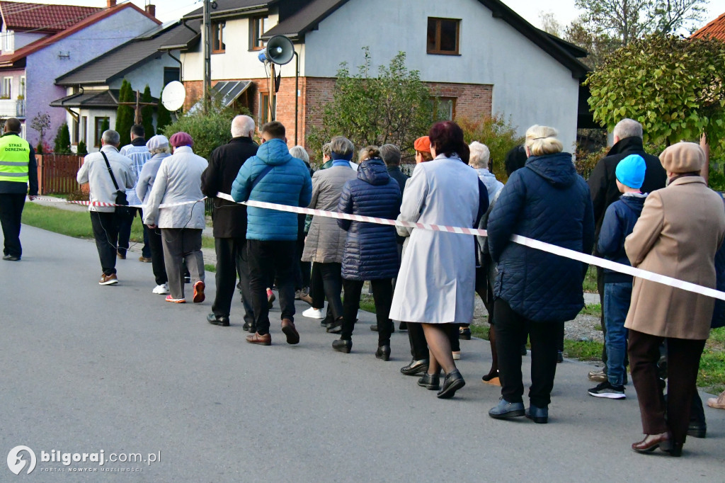 Dereźnia w gminie Biłgoraj. Mieszkańcy przeszli w procesji różańcowej