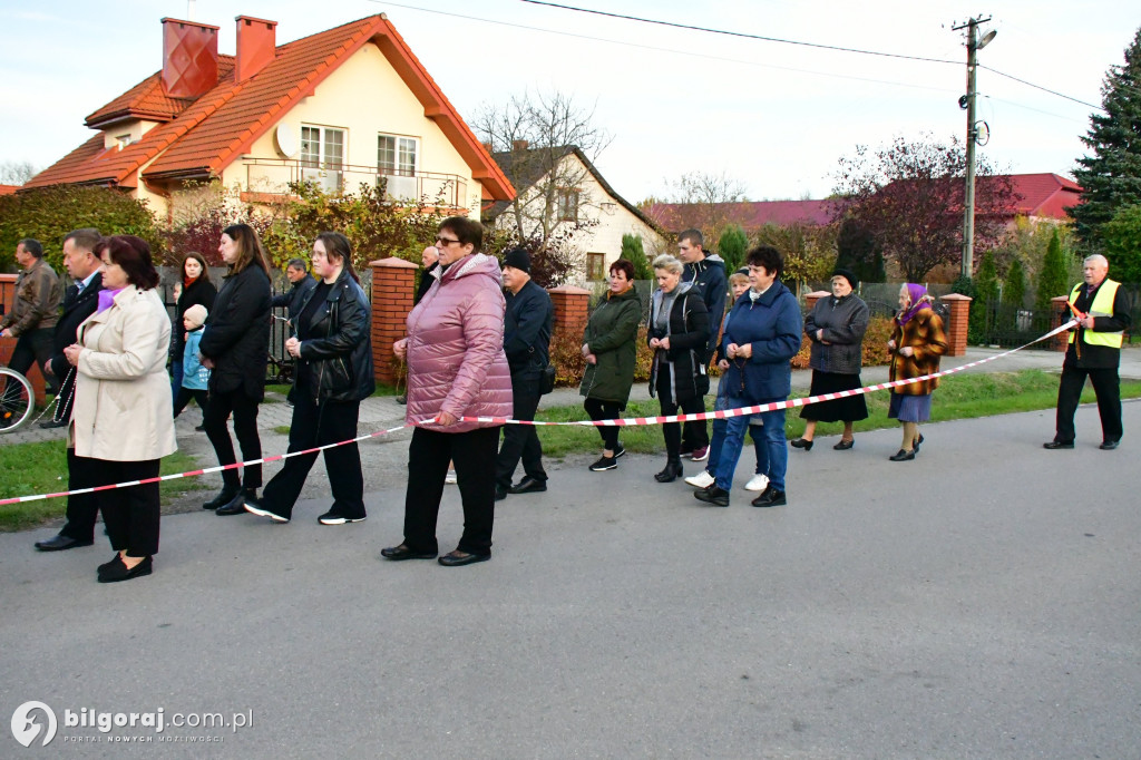 Dereźnia w gminie Biłgoraj. Mieszkańcy przeszli w procesji różańcowej