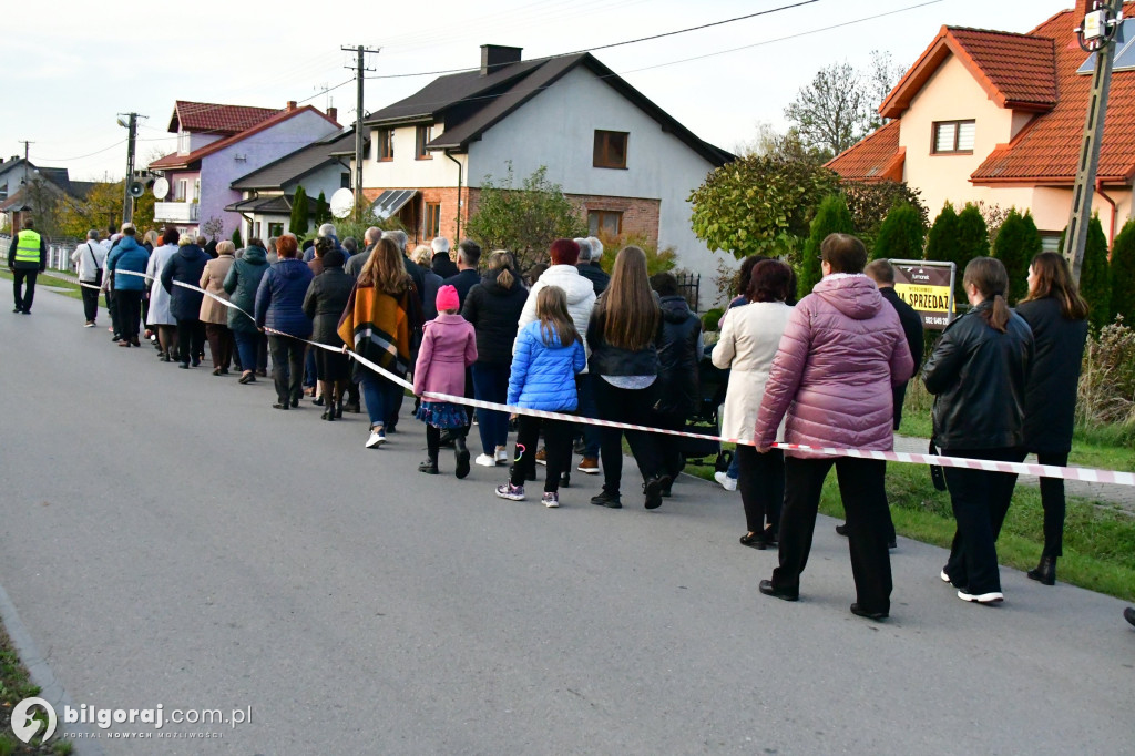 Dereźnia w gminie Biłgoraj. Mieszkańcy przeszli w procesji różańcowej