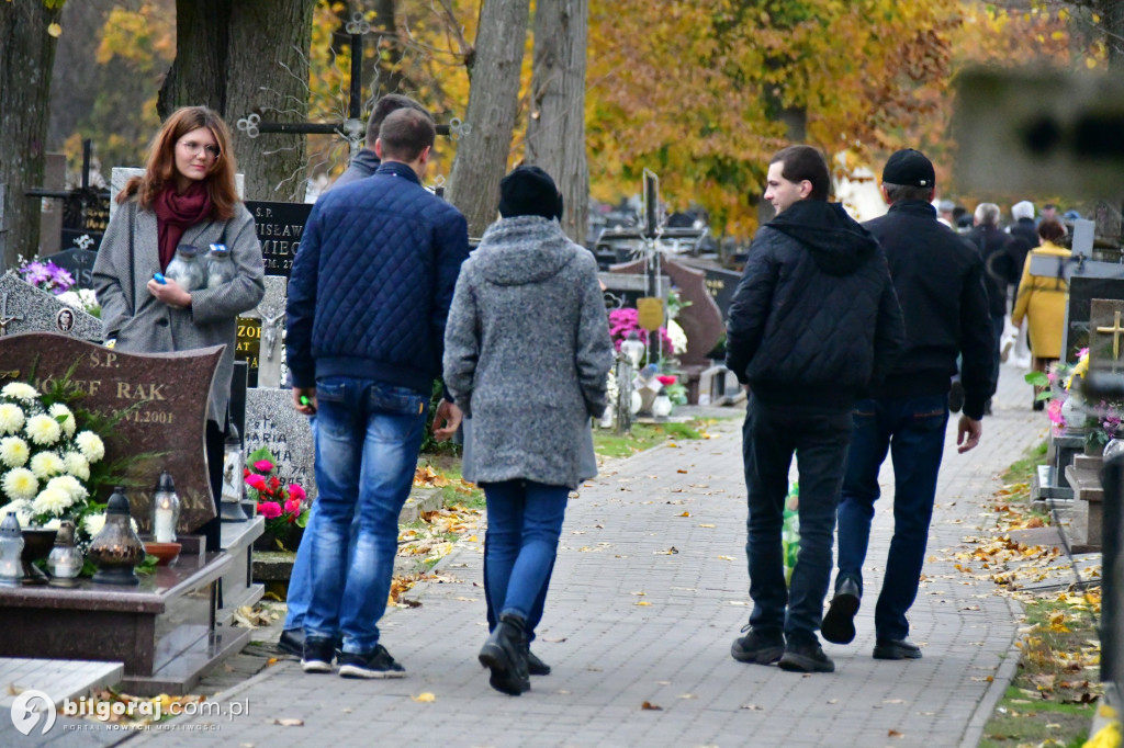 Świętymi bądźmy. Komentarz na Uroczystość Wszystkich Świętych