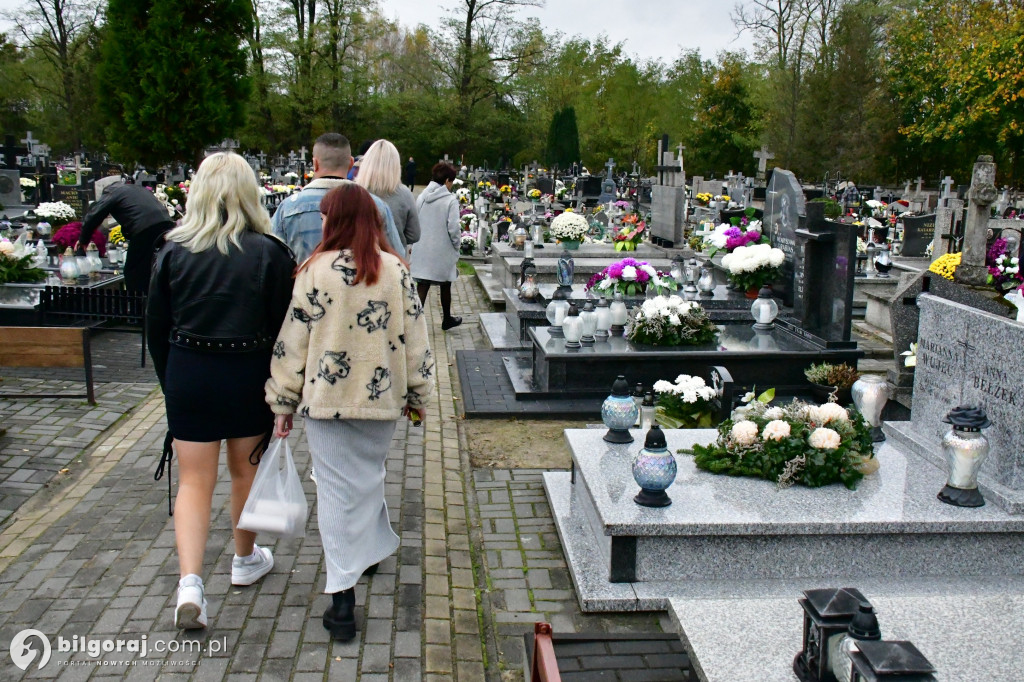 Świętymi bądźmy. Komentarz na Uroczystość Wszystkich Świętych
