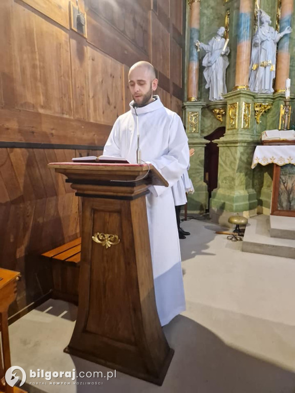 Pięciu kandydatów po przygotowaniu uroczyście zostało pobłogosławionych do posługi