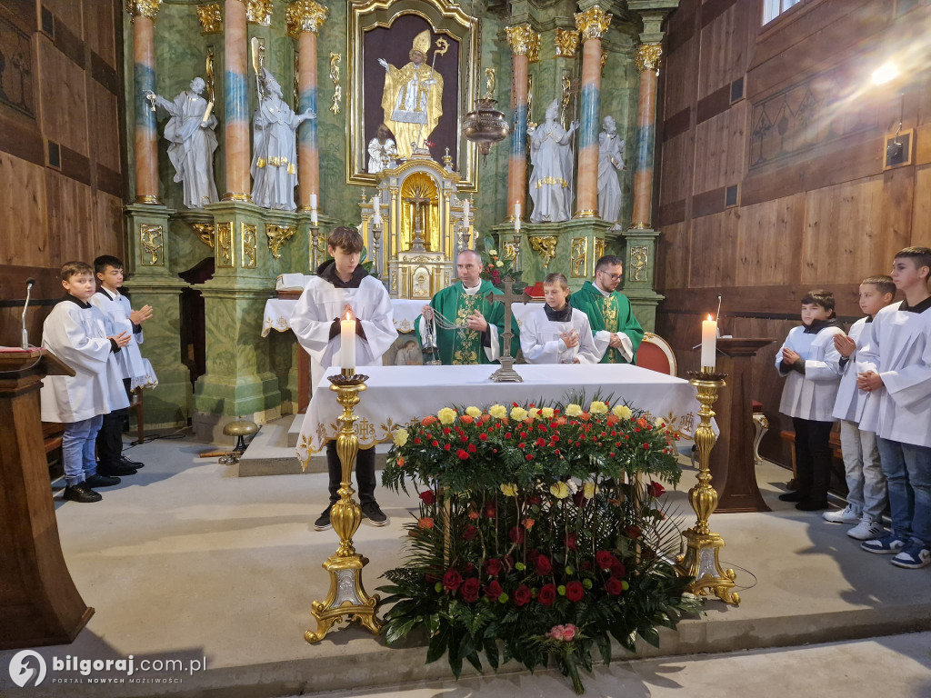 Pięciu kandydatów po przygotowaniu uroczyście zostało pobłogosławionych do posługi