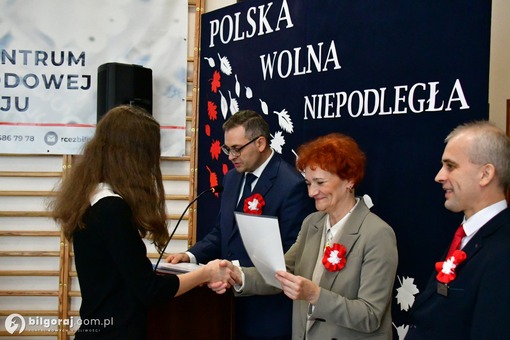 Stypendia za naukę i osiągnięcia sportowe trafiły do uczniów RCEZ