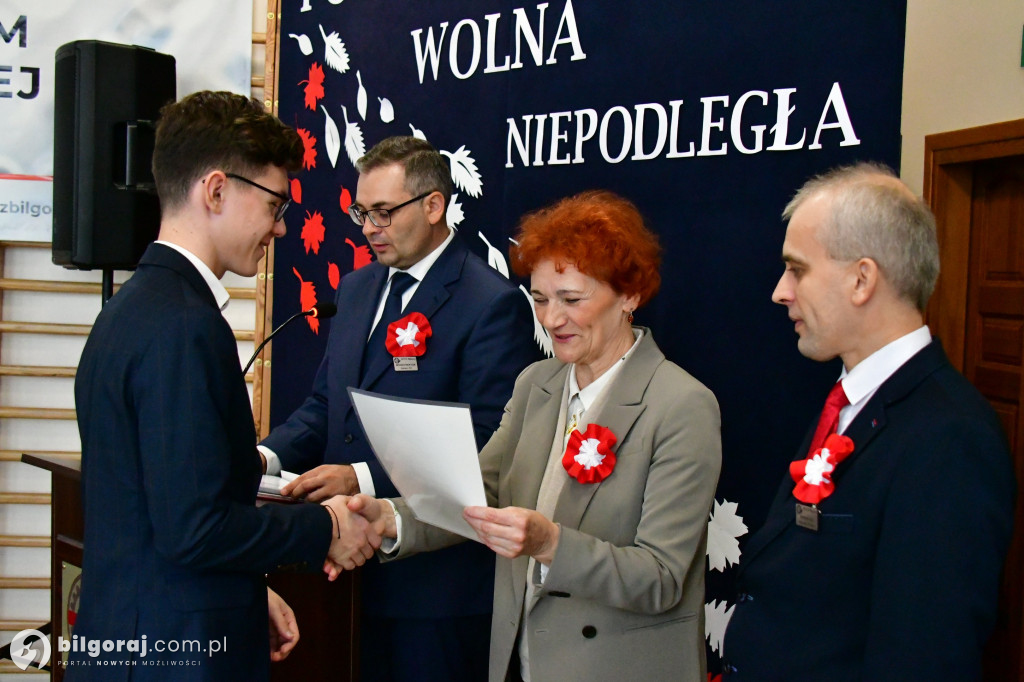 Stypendia za naukę i osiągnięcia sportowe trafiły do uczniów RCEZ