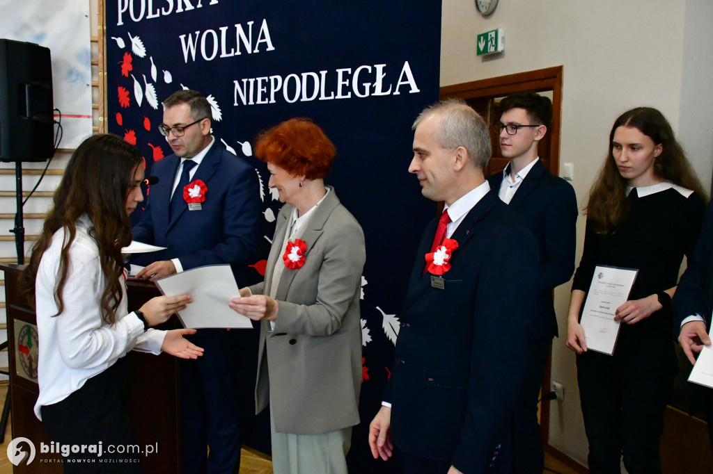 Stypendia za naukę i osiągnięcia sportowe trafiły do uczniów RCEZ
