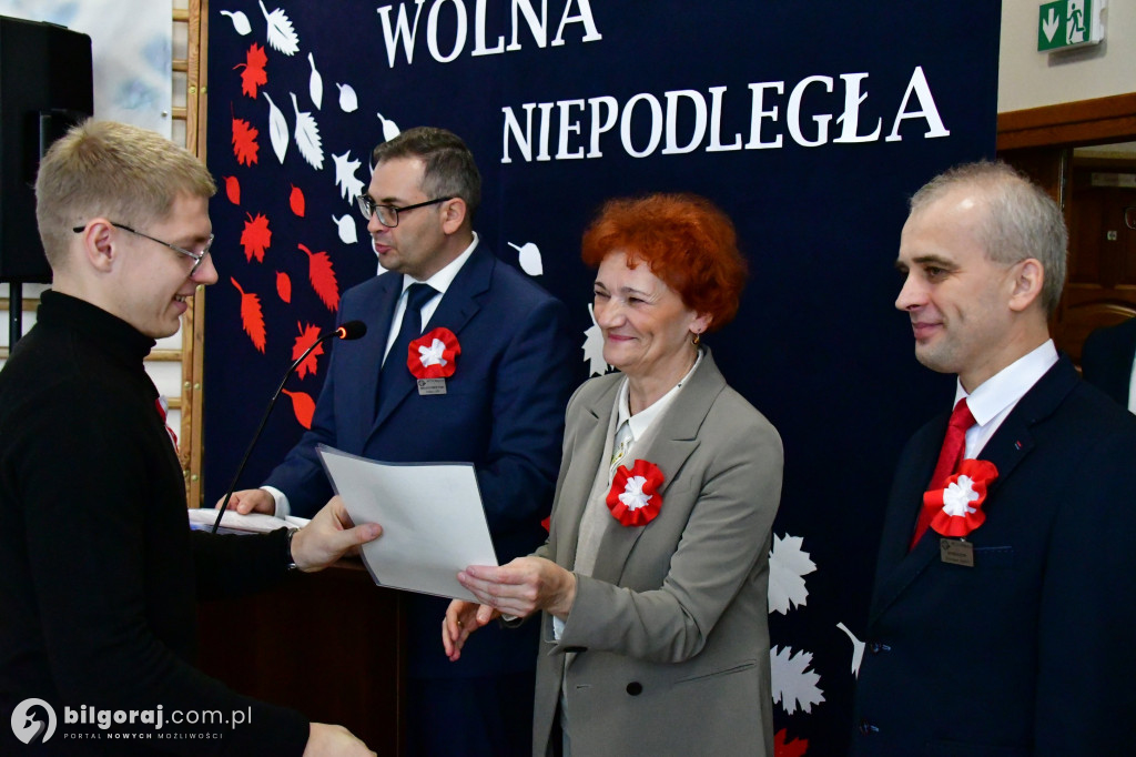 Stypendia za naukę i osiągnięcia sportowe trafiły do uczniów RCEZ