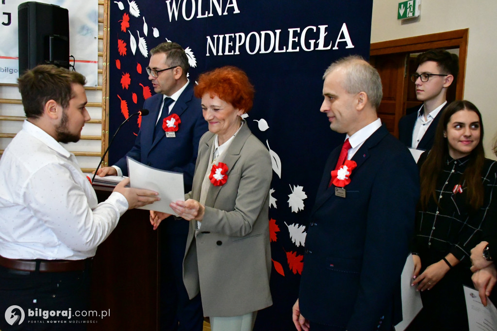 Stypendia za naukę i osiągnięcia sportowe trafiły do uczniów RCEZ