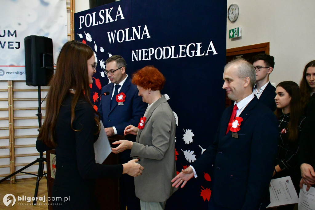 Stypendia za naukę i osiągnięcia sportowe trafiły do uczniów RCEZ