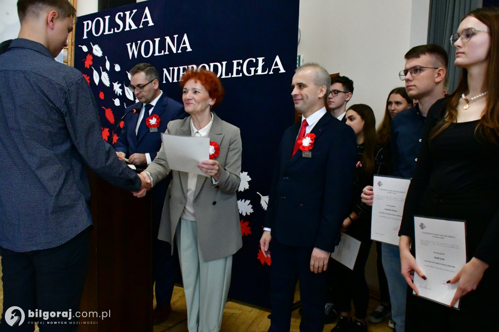 Stypendia za naukę i osiągnięcia sportowe trafiły do uczniów RCEZ