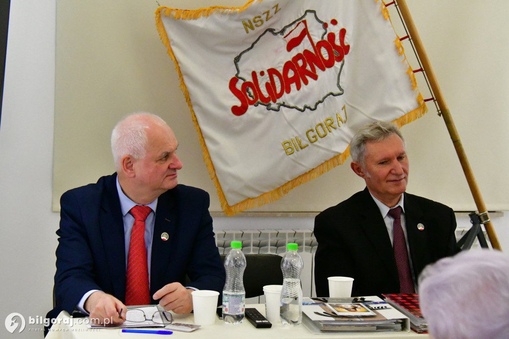 Był zastępcą burmistrza, jest radnym. Teraz wydał autobiografię