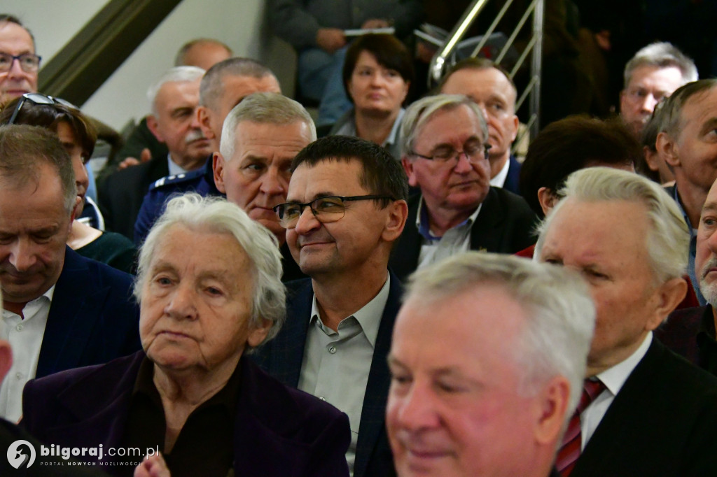 Był zastępcą burmistrza, jest radnym. Teraz wydał autobiografię