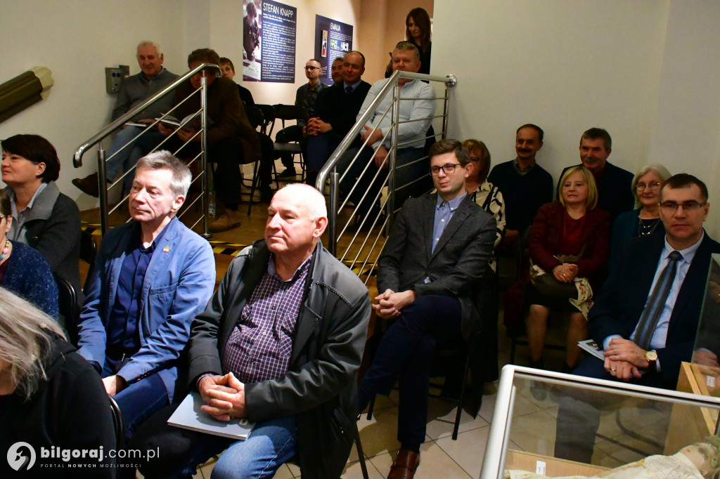 Był zastępcą burmistrza, jest radnym. Teraz wydał autobiografię