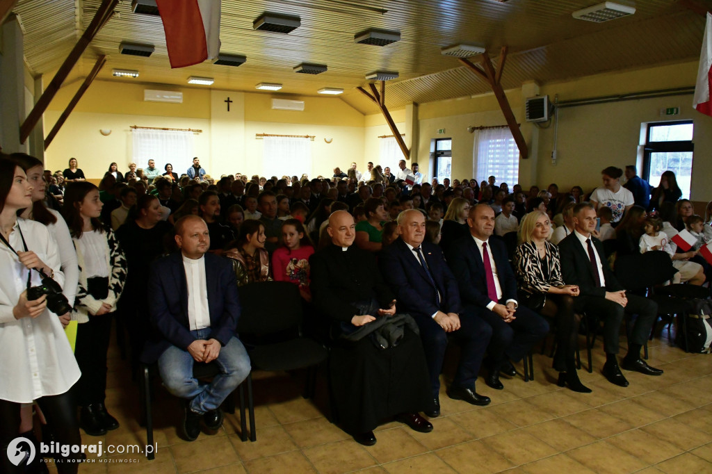 W Dąbrówce odbyło się wspólne śpiewanie pieśni patrioty