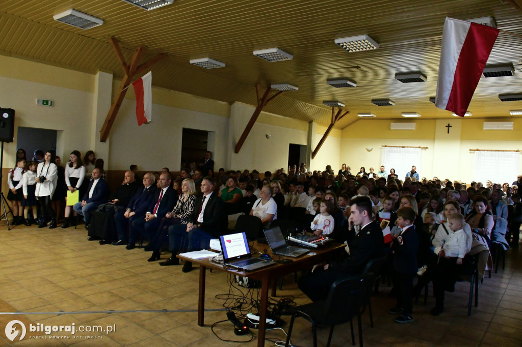 W Dąbrówce odbyło się wspólne śpiewanie pieśni patrioty