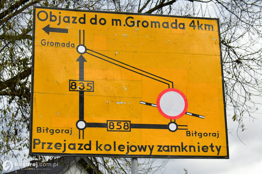 Biłgoraj. Prejazd kolejowy na Moiuszki zmaknięty. Trwają prace