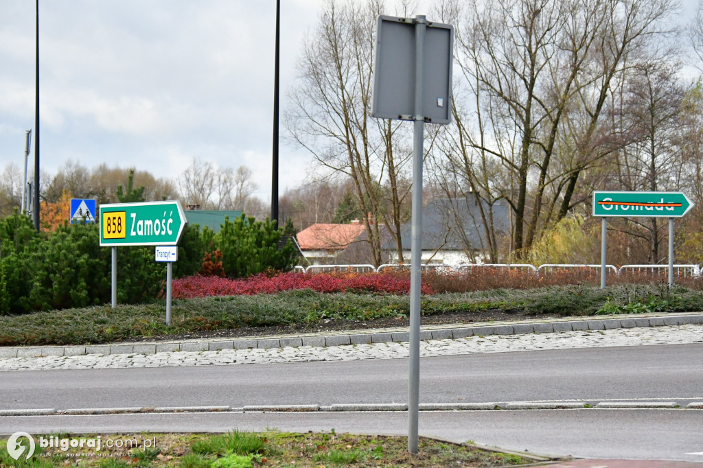 Biłgoraj. Prejazd kolejowy na Moiuszki zmaknięty. Trwają prace