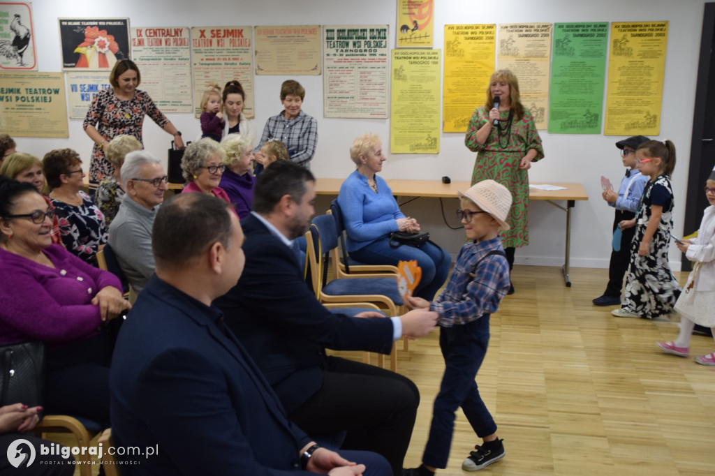 Przedszkolaki z Tarnogrodu tarnogrodzkim seniorom