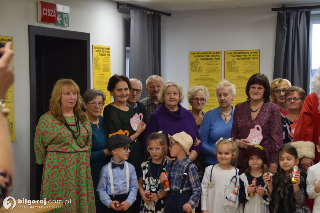 Przedszkolaki z Tarnogrodu tarnogrodzkim seniorom
