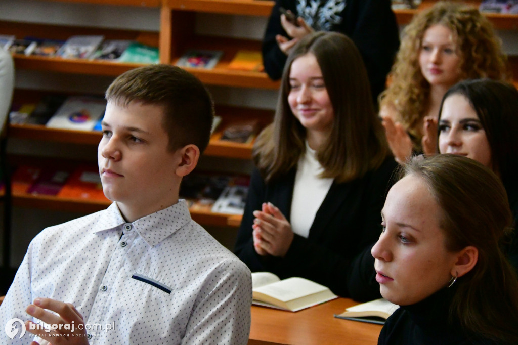 To ci uczniowie najpiękniej czytają. W ZSBiO trwa konkurs