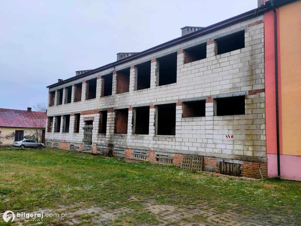 Będą nowe mieszkania w gminie Turobin, podpisano akt notarialny