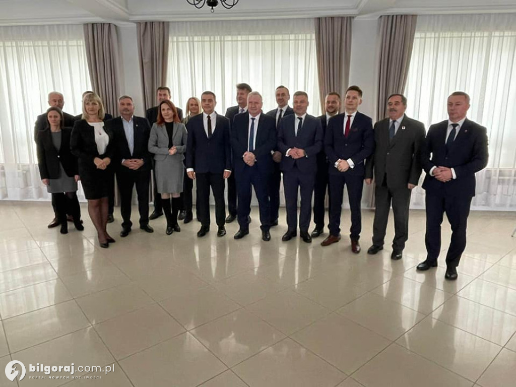 Będą nowe mieszkania w gminie Turobin, podpisano akt notarialny