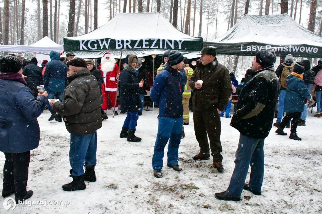 Mikołaj zjawił się w środku lasu? Czy zabłądził?