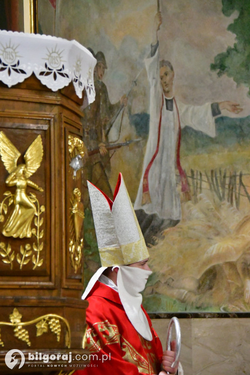 Św. Mikołaj odwiedził kościół św. Jerzego w Biłgoraju i obdarował dzieci