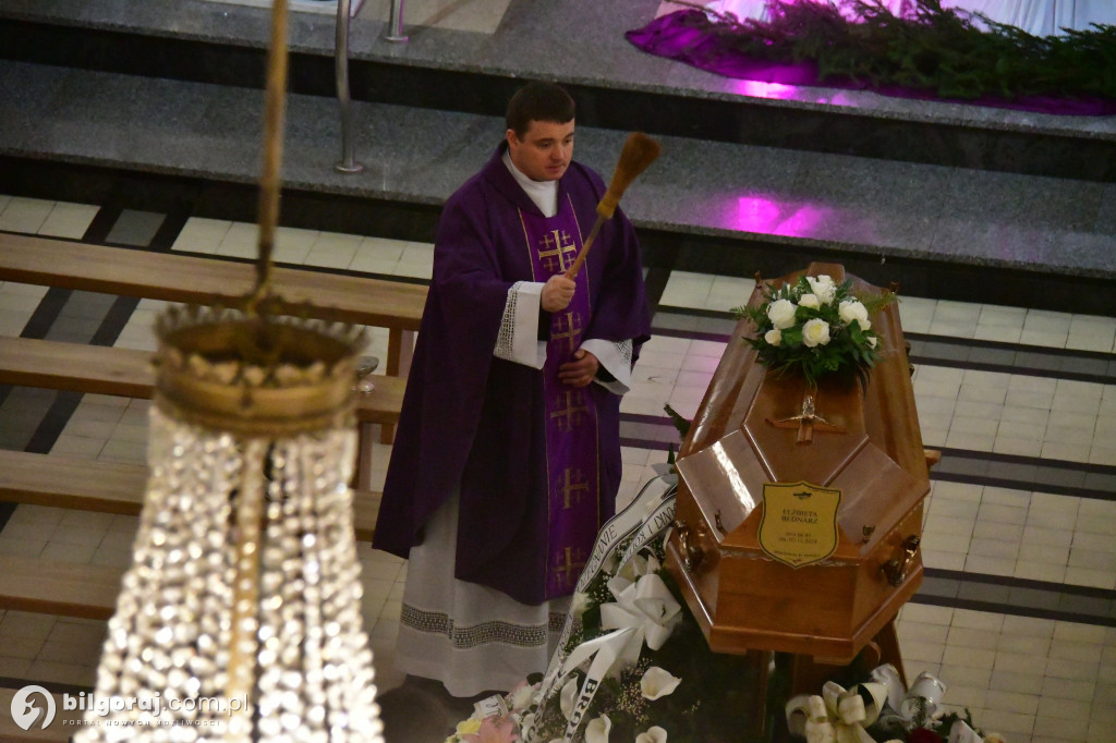 Dziś odbył się pogrzeb Elżbiety Bednarz. 45-latkę żegnała rodzina, znajomi...